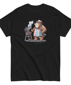 Bear Grills T-shirt – Funny Bear at a BBQ Grilling T-shirt gift